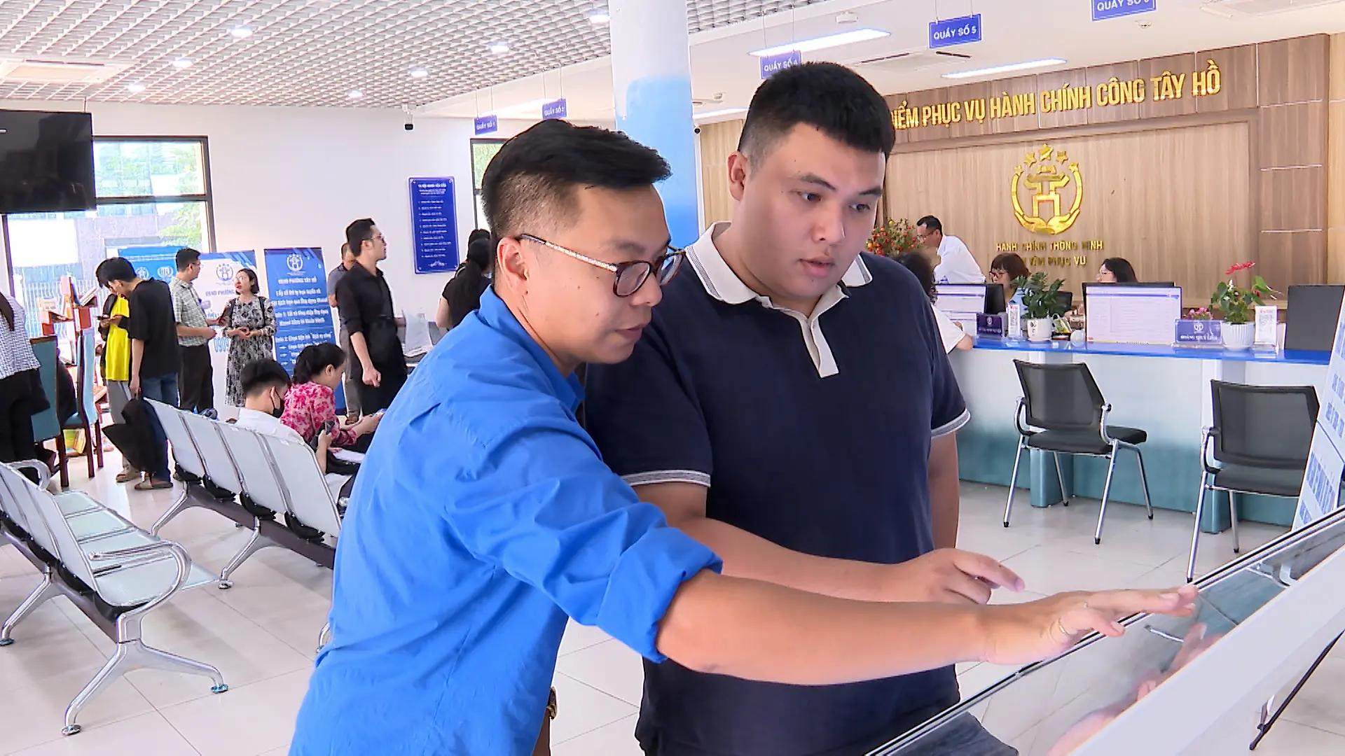 Chính quyền Hà Nội vì nhân dân phục vụ